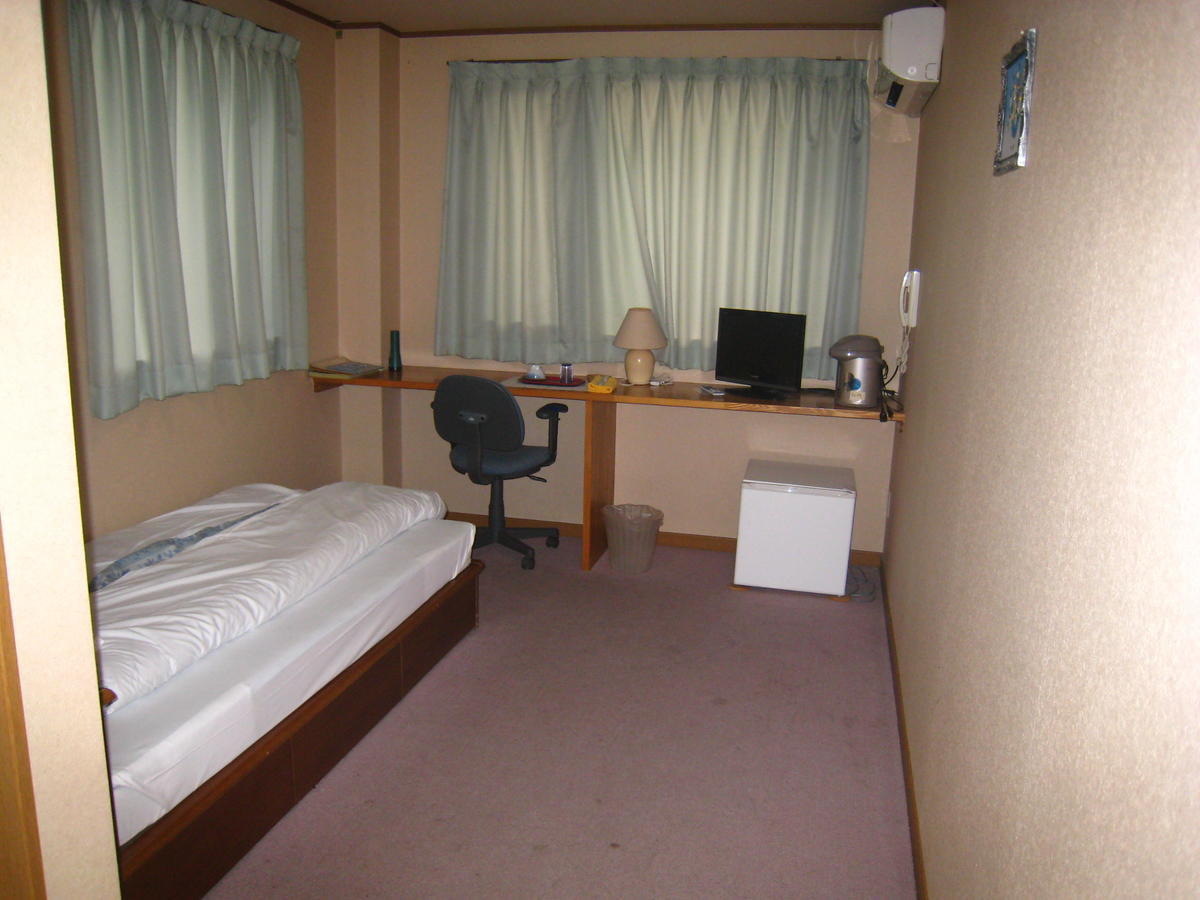 شيزوكا Business Hotel Ojiro الغرفة الصورة